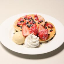 カフェ・プロスペール　期間限定 練乳いちごホットケーキ