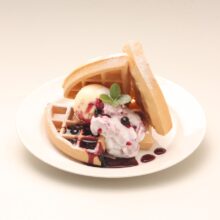 カフェ・プロスペール　季節限定 カシスワッフル