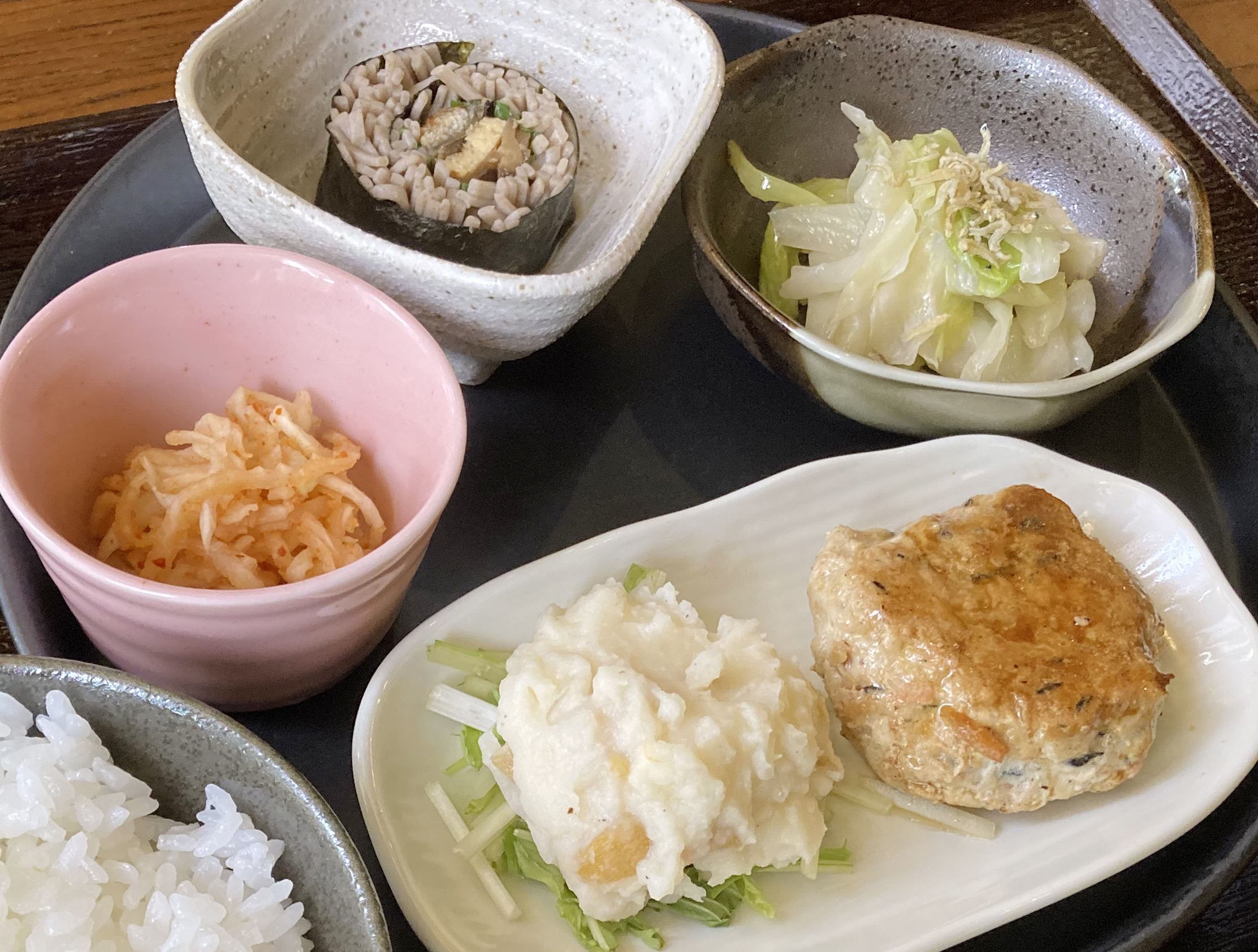 Mona Petro　旬な食材をつかった週替ランチ