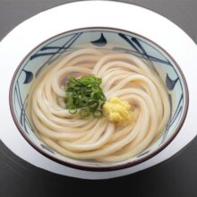 丸亀製麺 冬休みの旅行・おでかけ。当店ではこんなサービス、メニューをご利用いただけます。